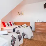 Wrzos Bed & Breakfast 3*