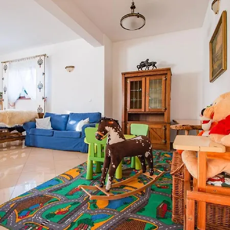 לינה וארוחת בוקר Wrzos